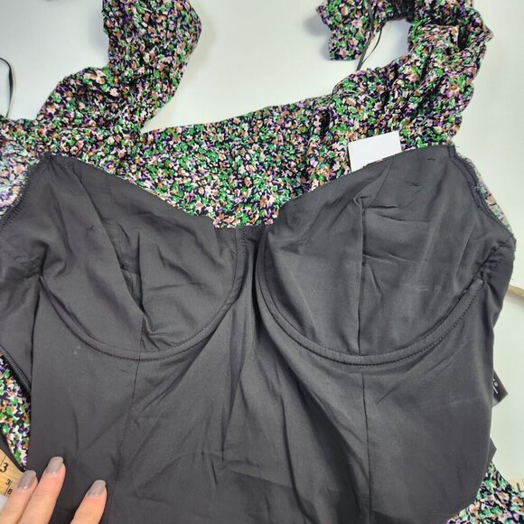 ASTR the Label Long Ruched Sleeve Livie Top in black green Ditsy Size Large NEW - Picture 11 of 16